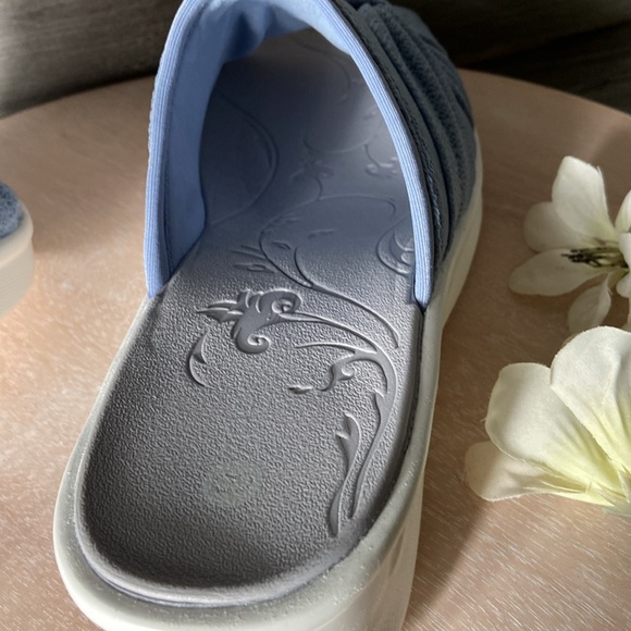 Bzees Smile II Slip-On Washable Knotted Twist Wedge Sandal, Dusty Blue, … - Picture 5 of 11